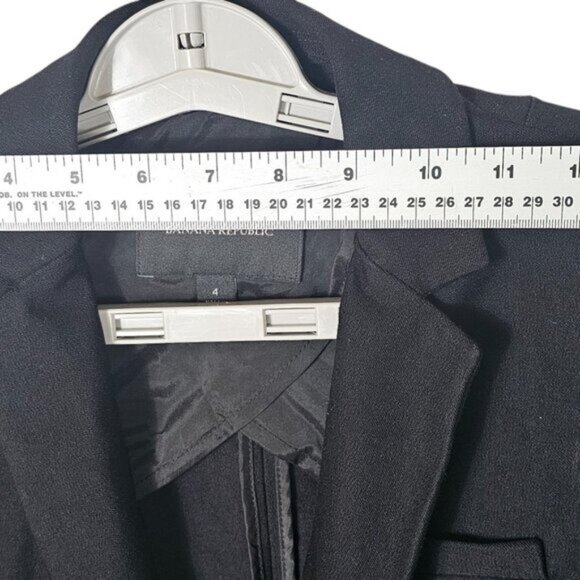 🛍️ Banana Republic Black TR Blazer - Women's Size 4 - Picture 2 of 9